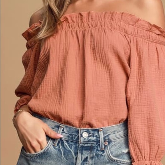 OFF THE SHOULDER RUFFLE BLOUSE - Picture 1 of 3